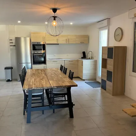 Spacious With Hot Tub